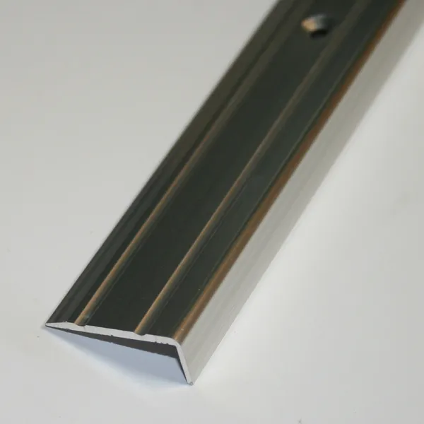 Trappenese nr 8 i sølvelkosert blank aluminium. bilde