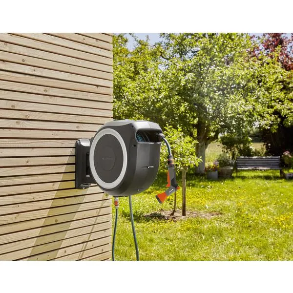 KUN Test produkt ...GARDENA Veggslangeboks 35 m hvit med ekstra vanningspistol bilde