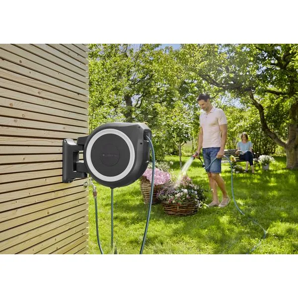 KUN Test produkt ...GARDENA Veggslangeboks 35 m hvit med ekstra vanningspistol bilde